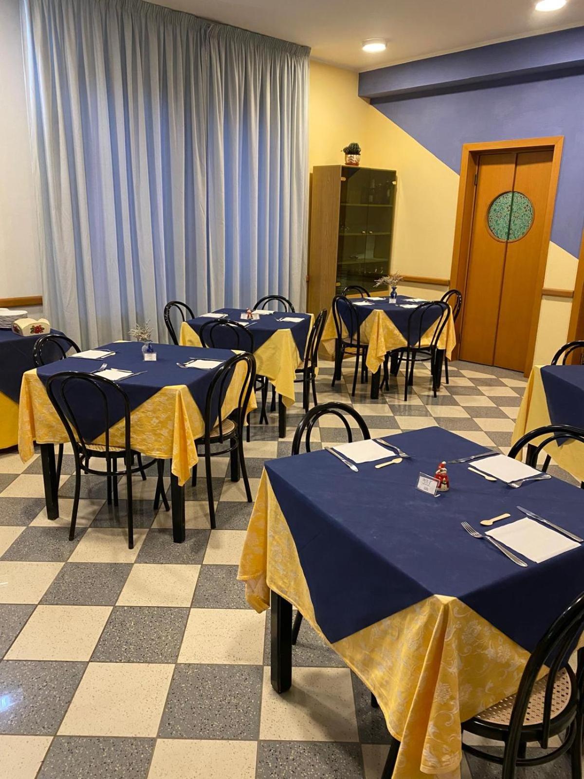 Hotel Ferrara Chianciano Terme Exteriör bild